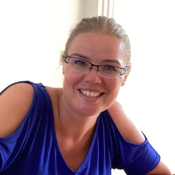 Afbeelding van een vrouw die een blog schrijft over haar chronisch zieke leven.